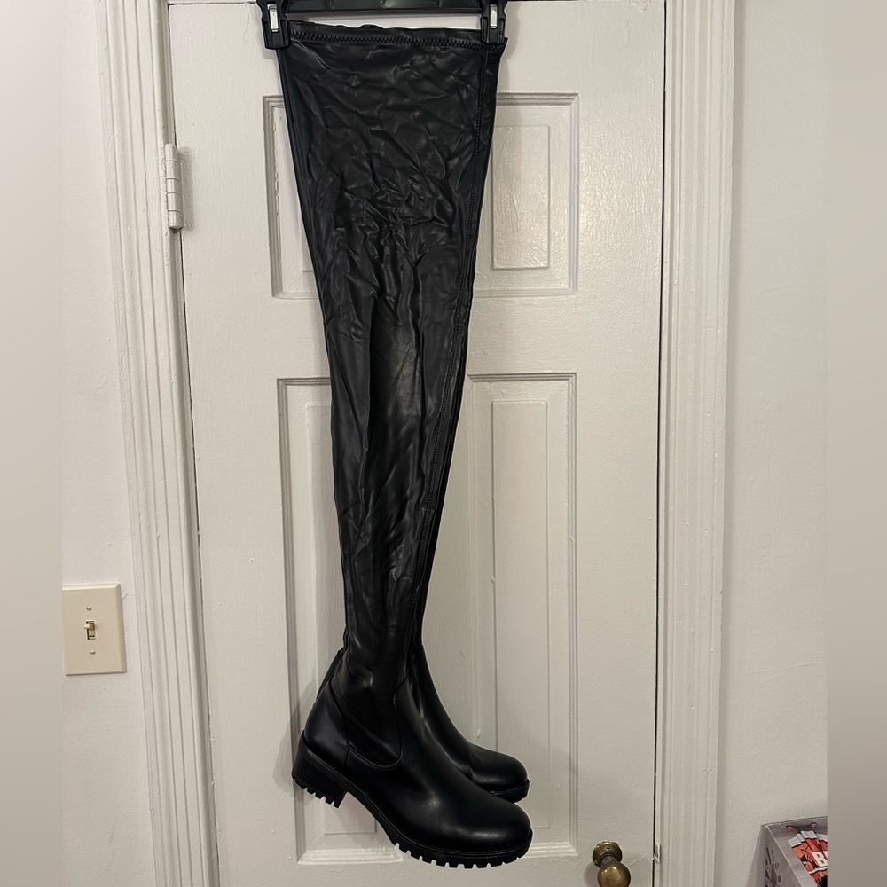Azalea Wang Flatform Surgical Thigh Hight Boot